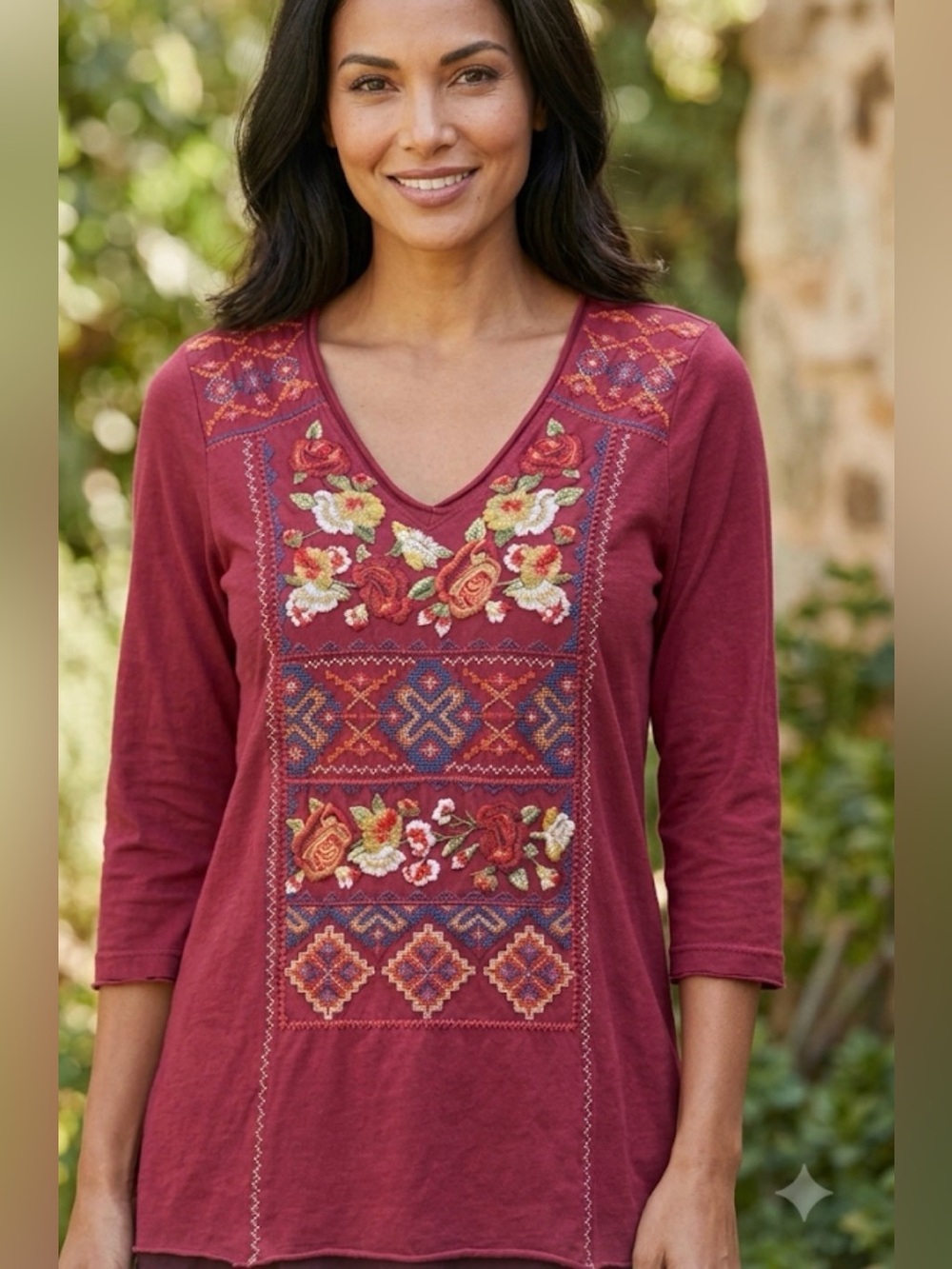Johnny Was / Embroidered V-Neck Floral Tunic Top in Burgundy